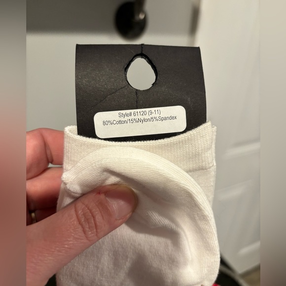 New Women’s Cat Socks - Picture 3 of 4